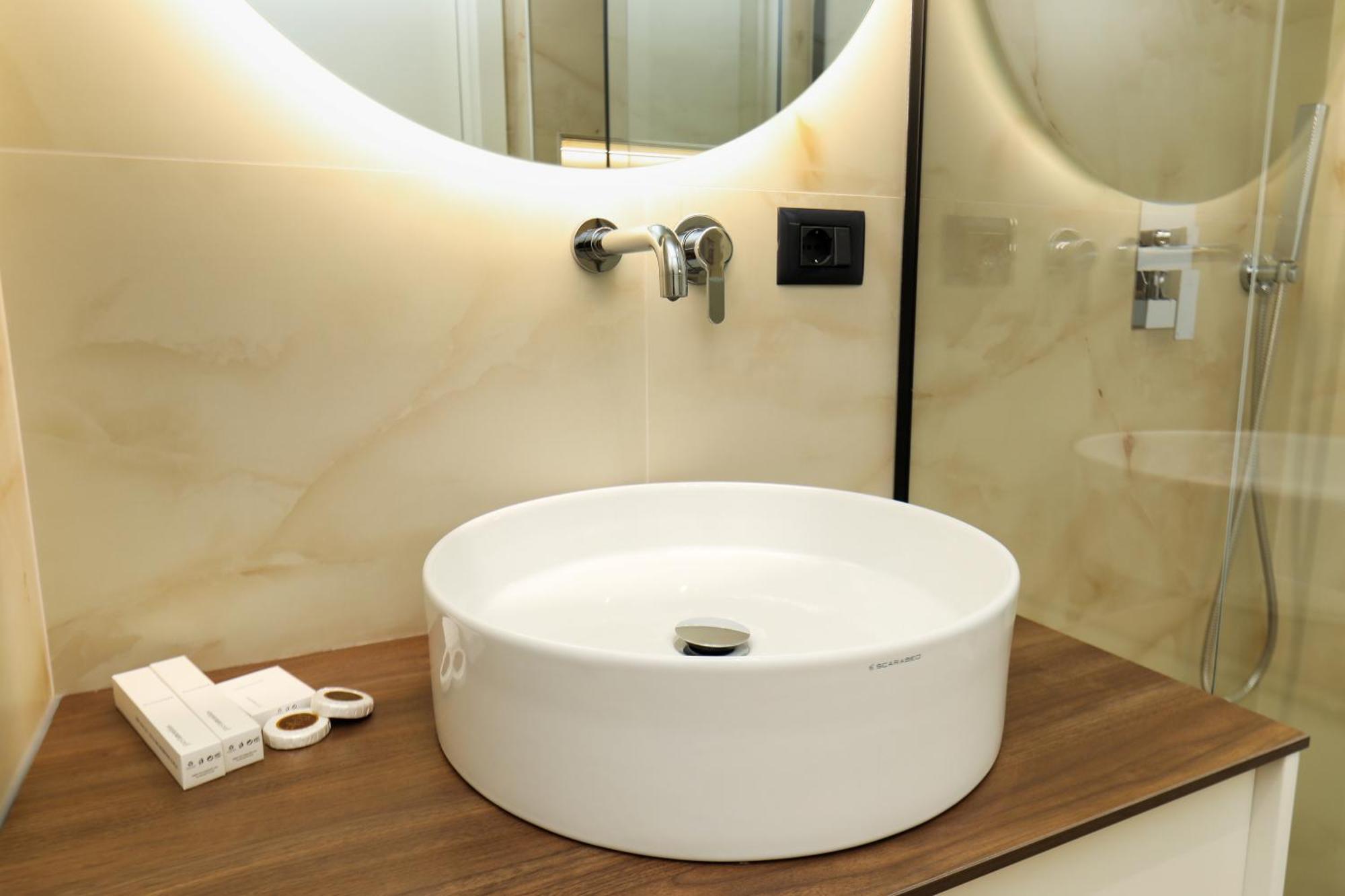 Hotel Adore Vlorë Εξωτερικό φωτογραφία