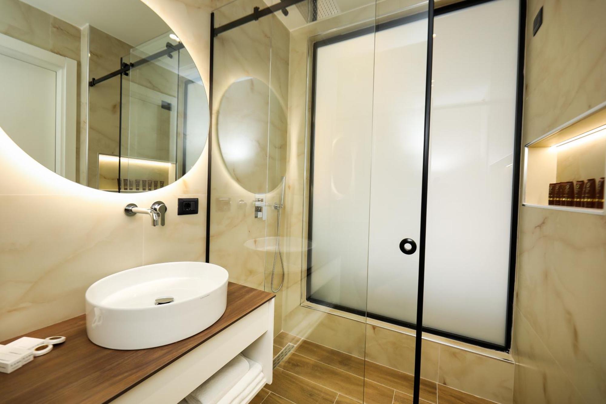 Hotel Adore Vlorë Εξωτερικό φωτογραφία