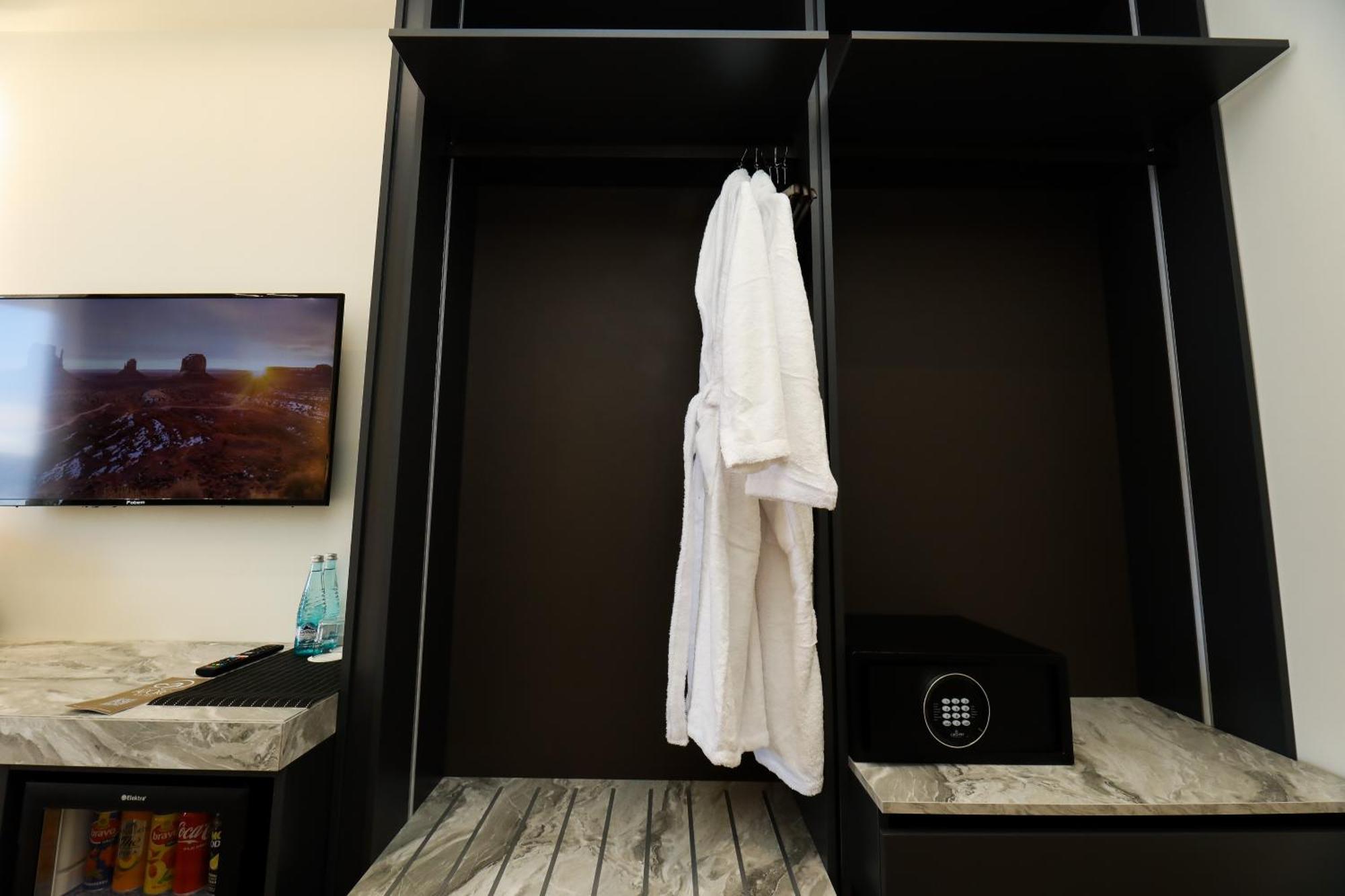 Hotel Adore Vlorë Εξωτερικό φωτογραφία