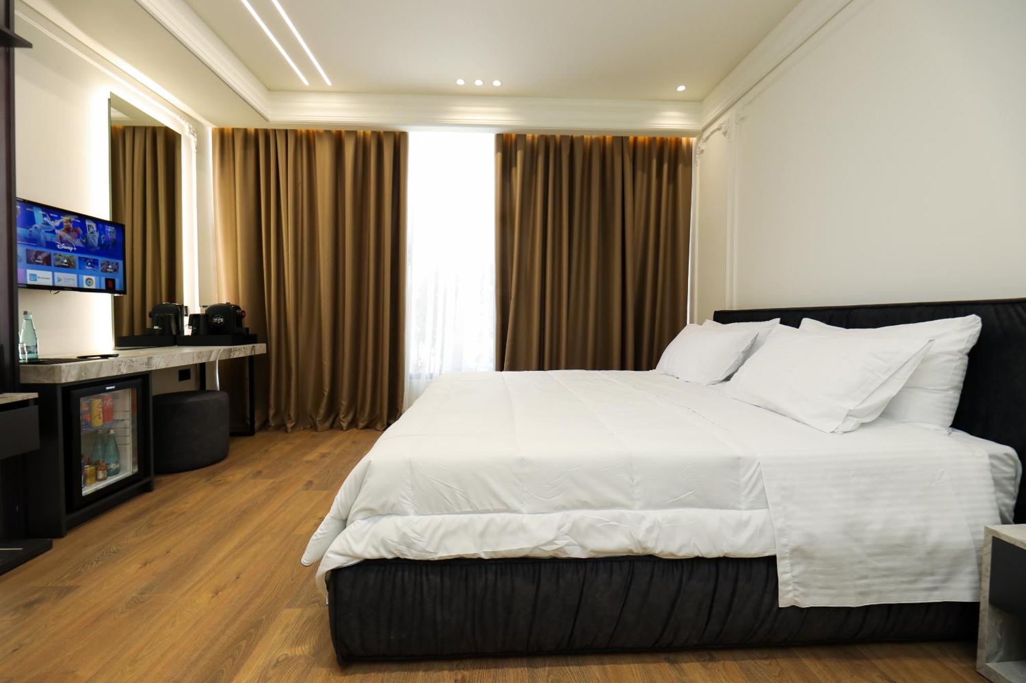 Hotel Adore Vlorë Εξωτερικό φωτογραφία
